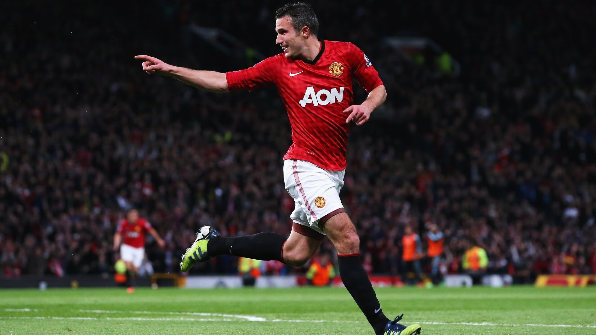 “帕布罗·马特拉：美洲狮队的防线核心，领袖风范尽显”