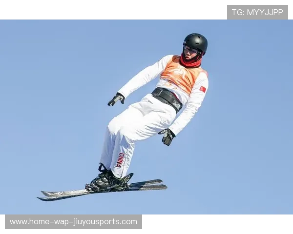 中国滑雪队全面备战冬季奥运，挑战极限提升技术实力，中国滑雪项目